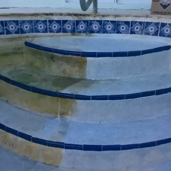 Pool steps half acid washed, before and after (square)